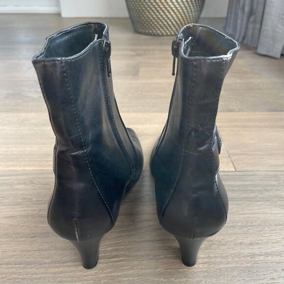 AK Anne Klein Greta iflex Leather Booties Silver Hardware Side Zip Black 8M NWOT - Picture 4 of 13